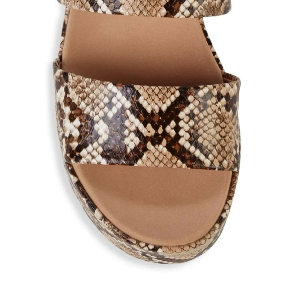 J Slides comfy platform